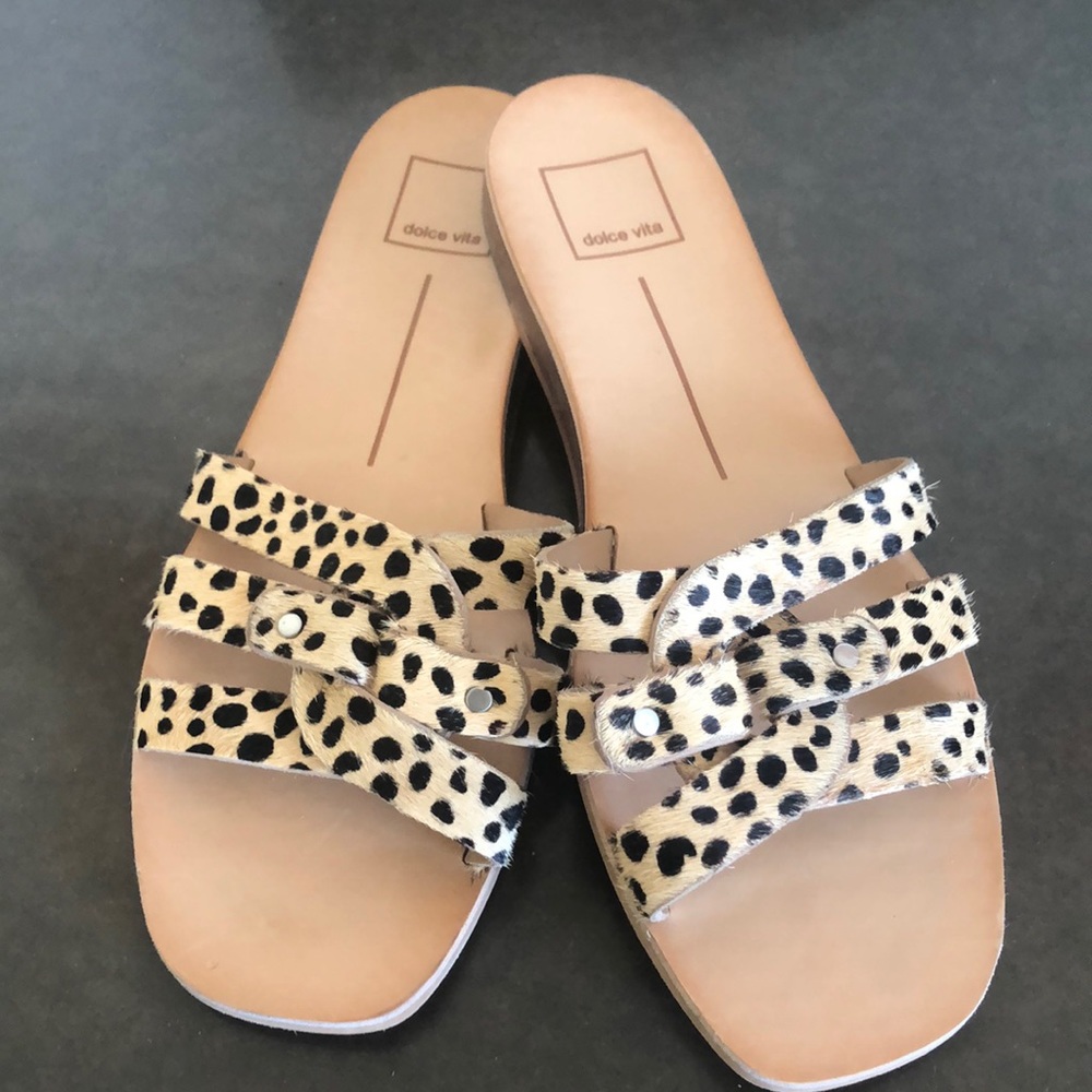 Dolce Vita Sandals - Flats Size 8 Cheetah Print